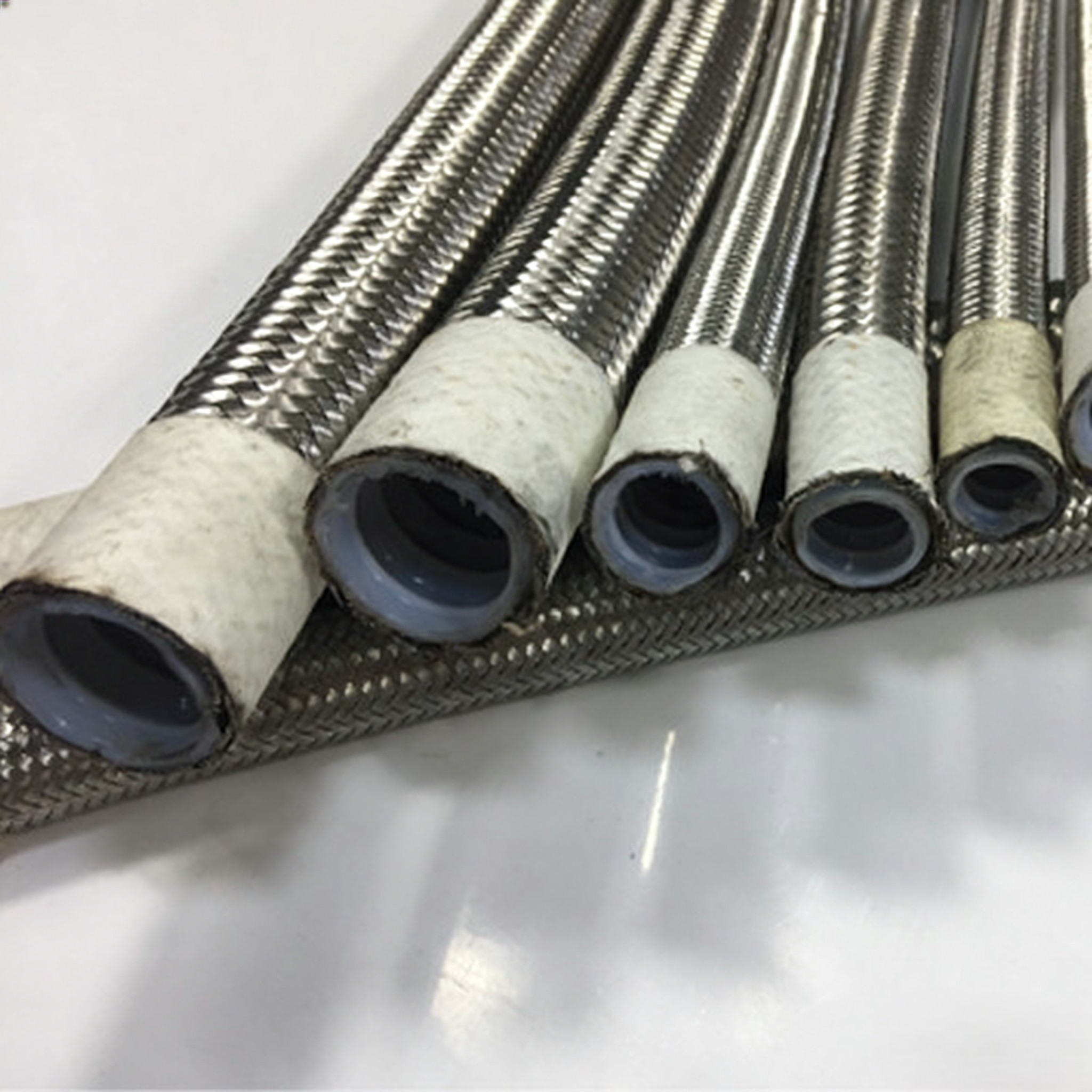 SAE100 R14 - Image 4